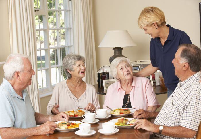 care-home-dinner-time